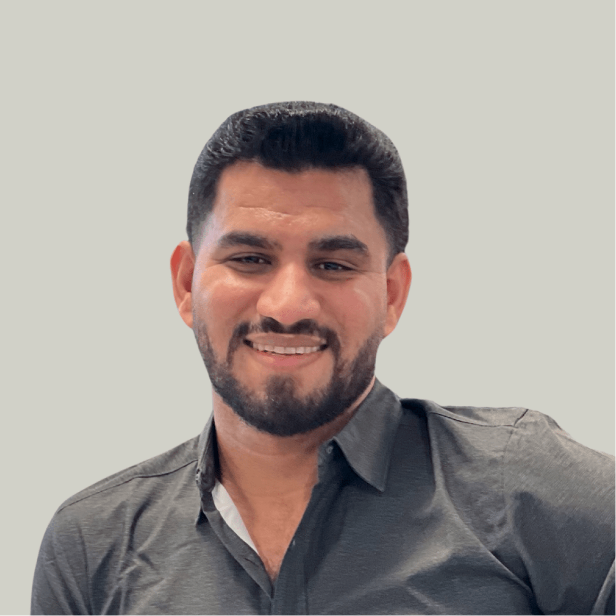 A headshot of Mohammed Al-Bazoon, a jr. software engineer at Apoth