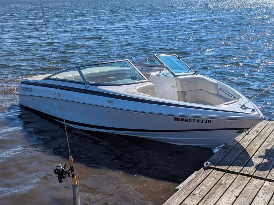 Cobalt Runabout 190 at the dock