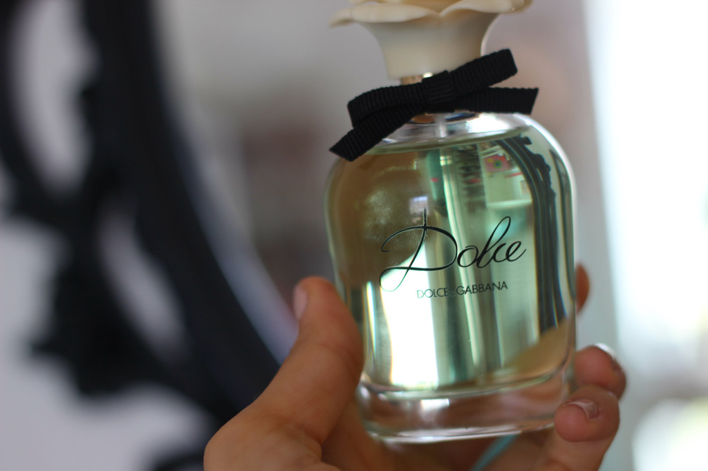 dolce and gabanna, dolce & gabanna, best perfumes 2014, mother's day gift ideas 2014, cute mother's say gifts,perfume, dolce, floral, white, flower, perfume, fragrance, sazan, review, beauty must haves, beauty, best perfume scents 2014, 2014 perfumes, designer, designer fragrance, mother's day, mother's day 2014 gift ideas, gift ideas, affordable finds, shop, blog