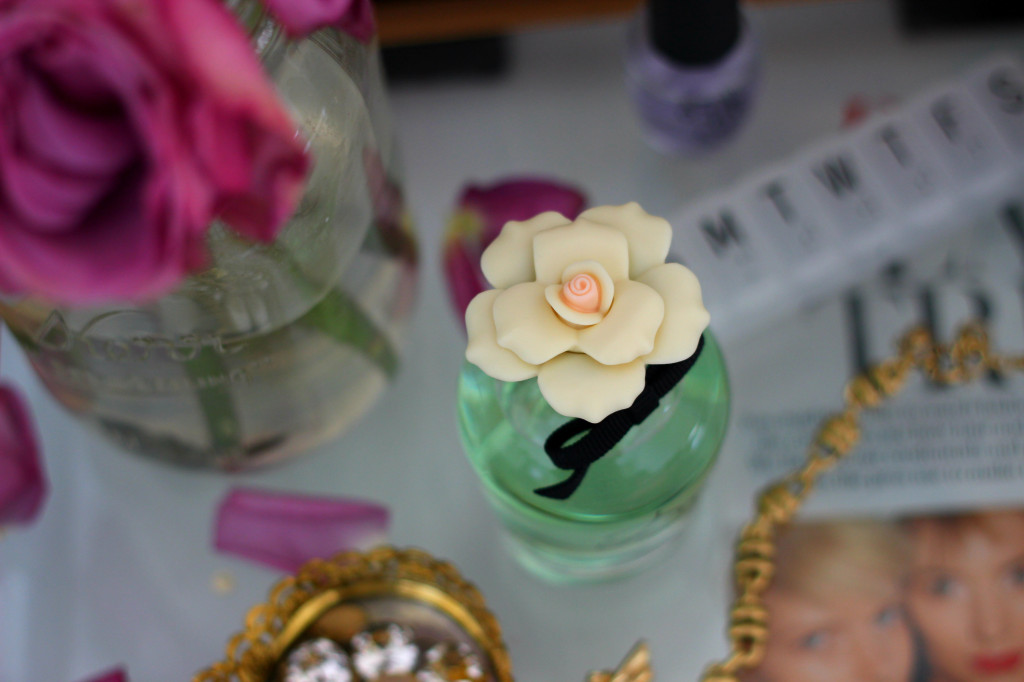 dolce and gabanna, dolce & gabanna, best perfumes 2014, mother's day gift ideas 2014, cute mother's say gifts,perfume, dolce, floral, white, flower, perfume, fragrance, sazan, review, beauty must haves, beauty, best perfume scents 2014, 2014 perfumes, designer, designer fragrance, mother's day, mother's day 2014 gift ideas, gift ideas, affordable finds, shop, blog