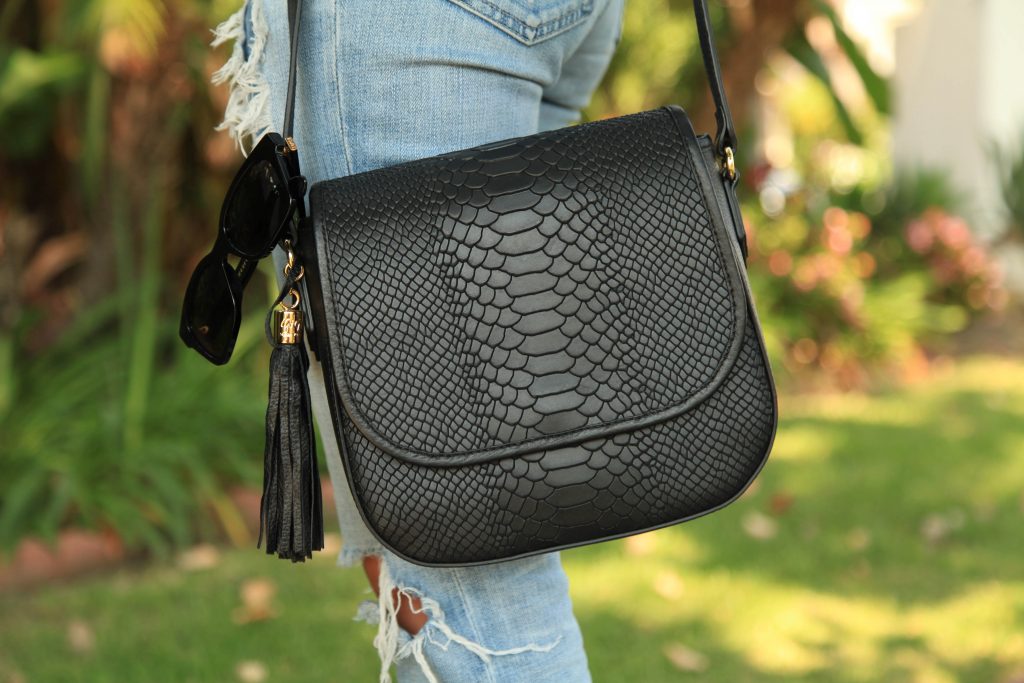 los angles, blogger, street style, beauty, hair, makeup, denim, boyfriend jeans, ag jeans, brandy melville, bangs, haircut, trends, fall, 2016, affordable finds, what to wear, petite girls, petite fashion tips, tips for, how to style, petite, gigi newyork, saddlebag, stripes, middle eastern, kurdish, crop tops