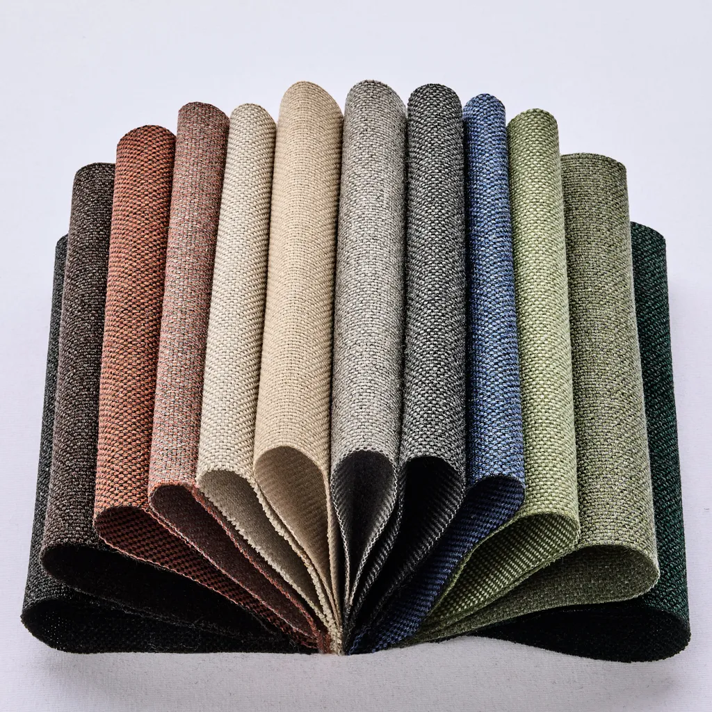 Les tissus d'extérieur recyclés Sunbrella Source sont écologiques, durables et résistants à la décoloration, parfaits pour les espaces extérieurs durables et performants.