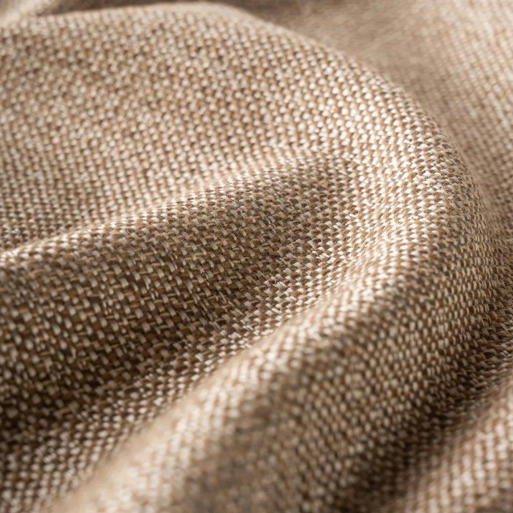 Tissu d'extérieur Sunbrella Savane : design texturé préféré, durable, résistant à la décoloration et parfait pour créer des environnements extérieurs élégants et durables.