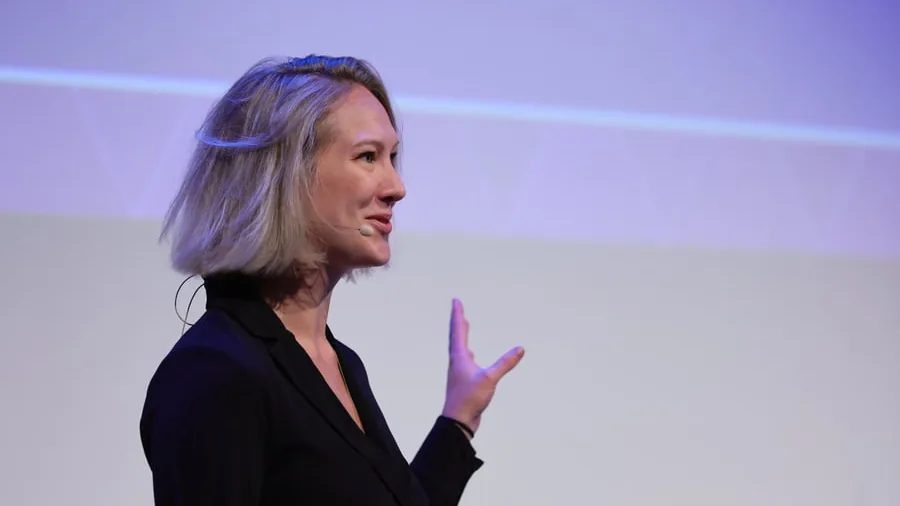 Ymke de Jong, member of Data Booster's Data & AI Advisory Board