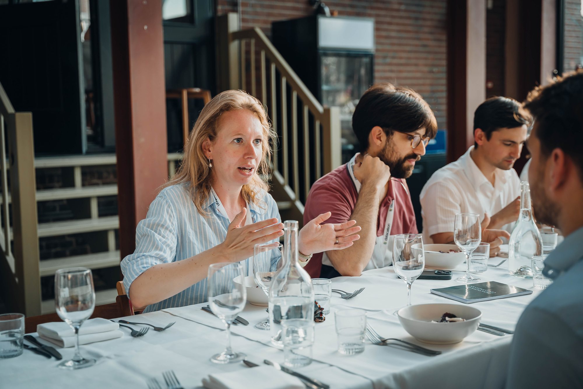 Table conversation during a Data Booster DataDinner