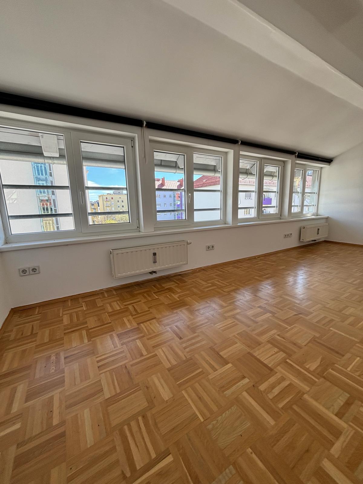 Maisonette im nachträglich ausgebauten Dachgeschoß - Babenbergerstraße