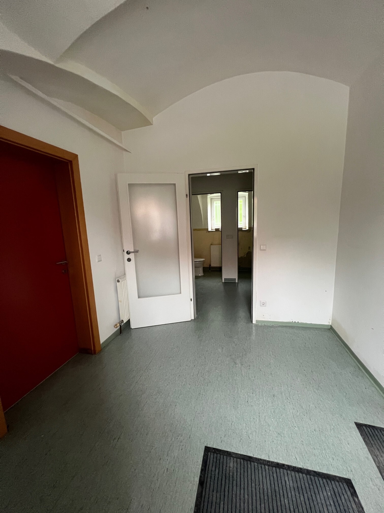 Gewerbeobjekt in St.-Peter mit Büro- und Hallenflächen