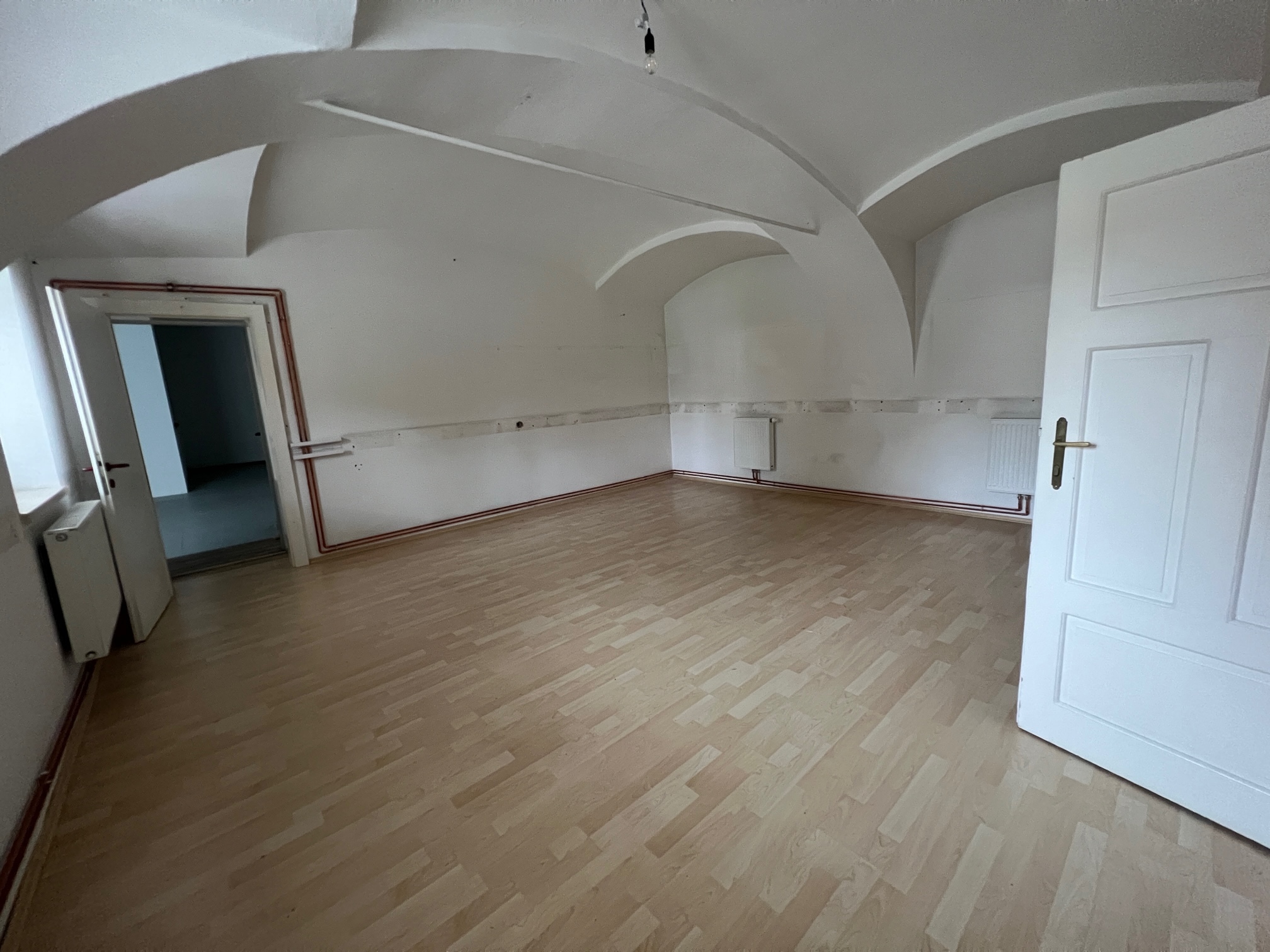 Gewerbeobjekt in St.-Peter mit Büro- und Hallenflächen