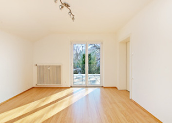 Vielseitiges Ein- oder Zweifamilienhaus mit großzügiger Dachterrasse in beliebter Lage