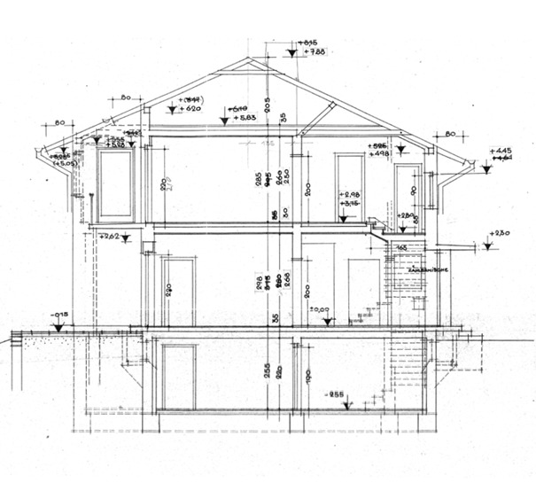 Vielseitiges Ein- oder Zweifamilienhaus mit großzügiger Dachterrasse in beliebter Lage