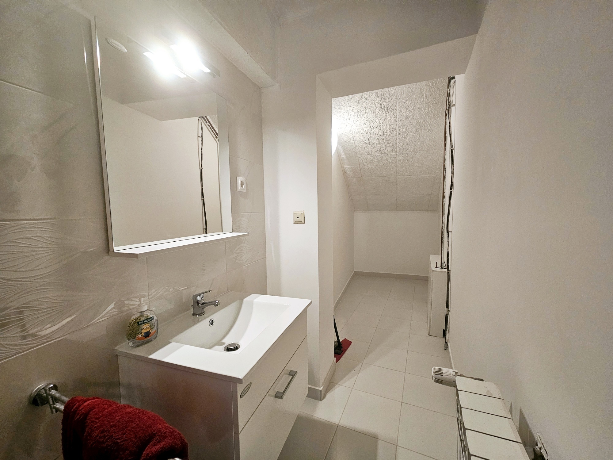 Lichtdurchflutete Stadtoase mit Galerie & Garcionerre im Erdgeschoss