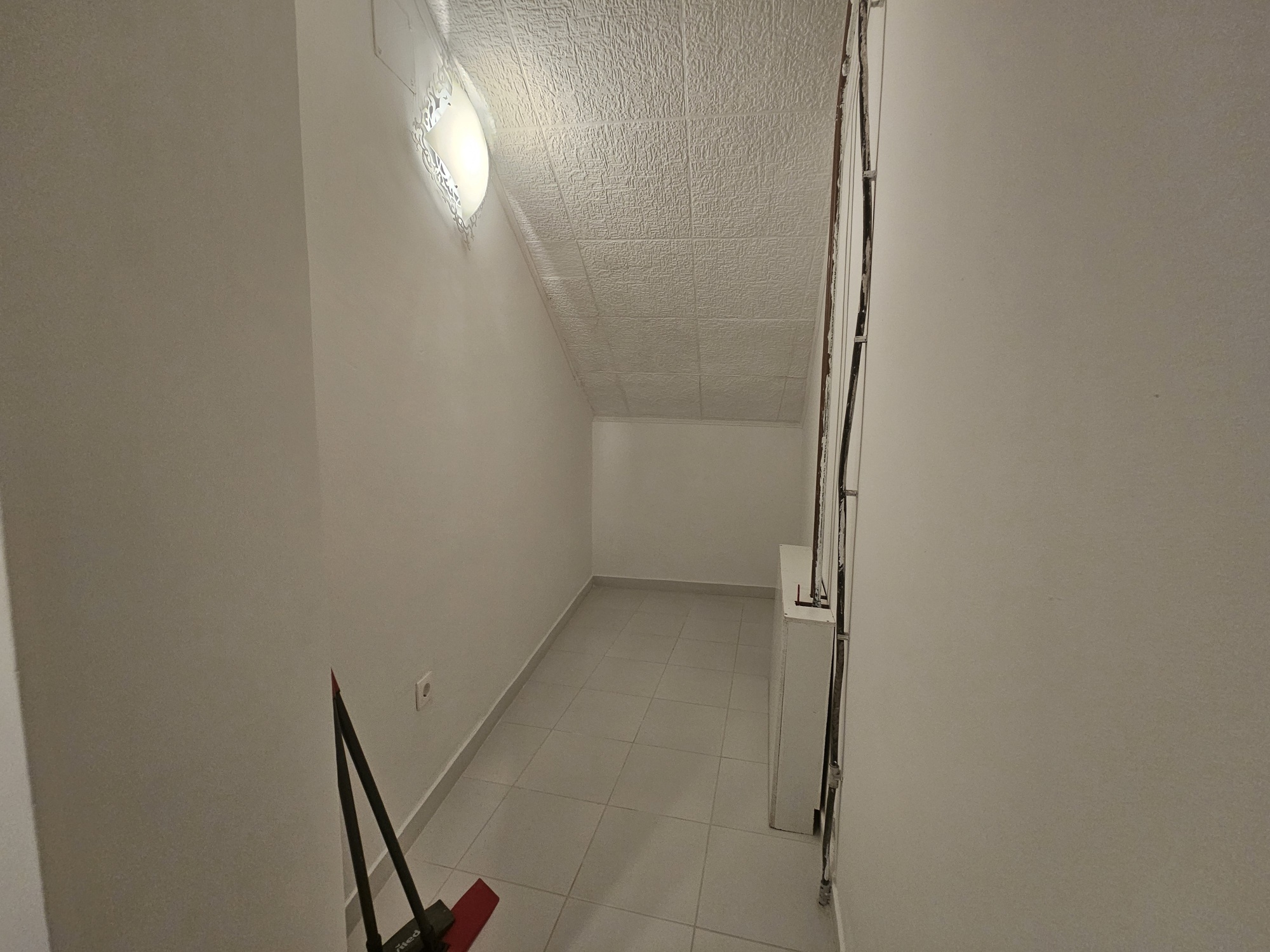 Lichtdurchflutete Stadtoase mit Galerie & Garcionerre im Erdgeschoss