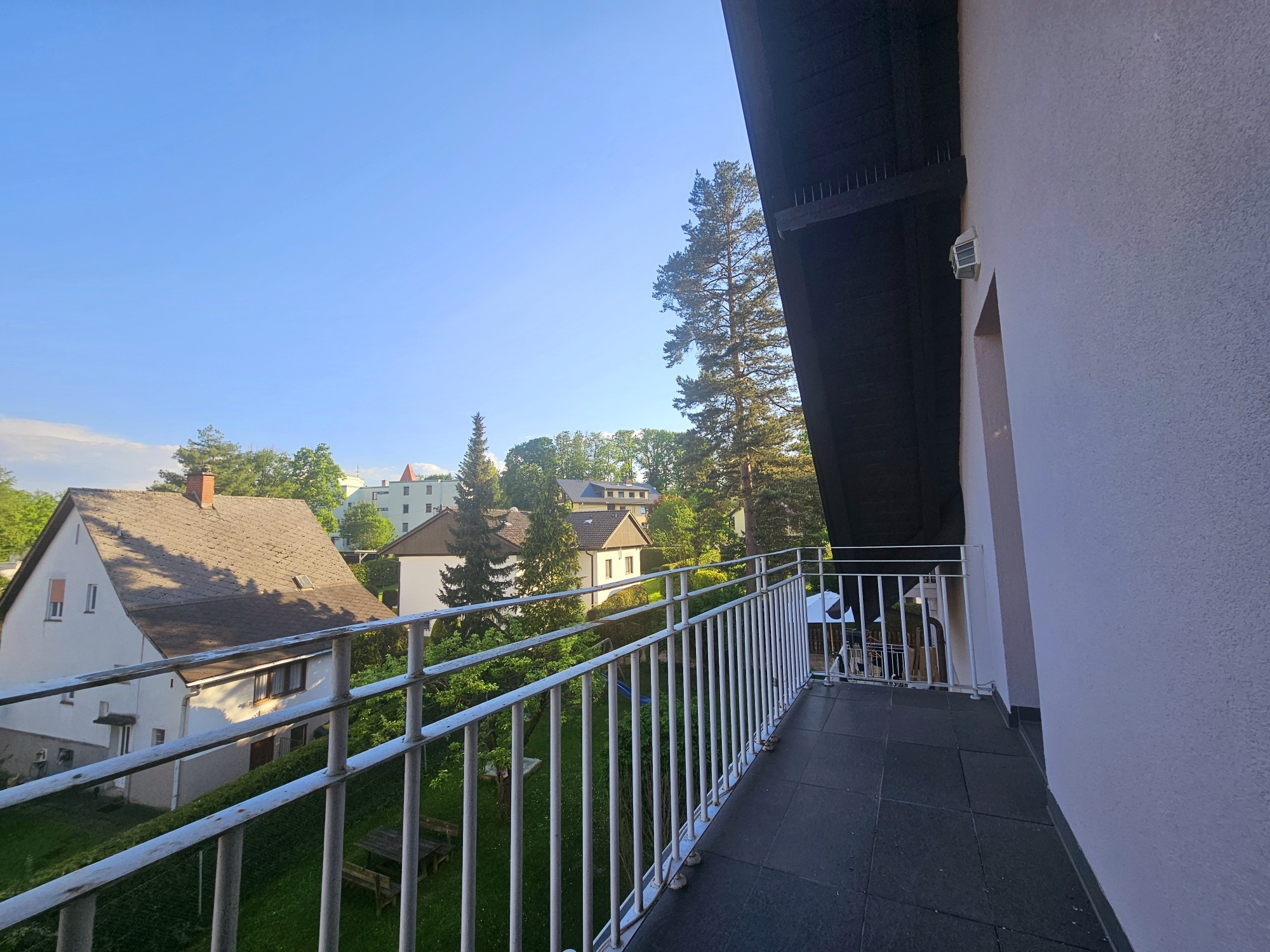 Helle Stadtoase mit Galerie – zeitloser Charme & moderne Eleganz