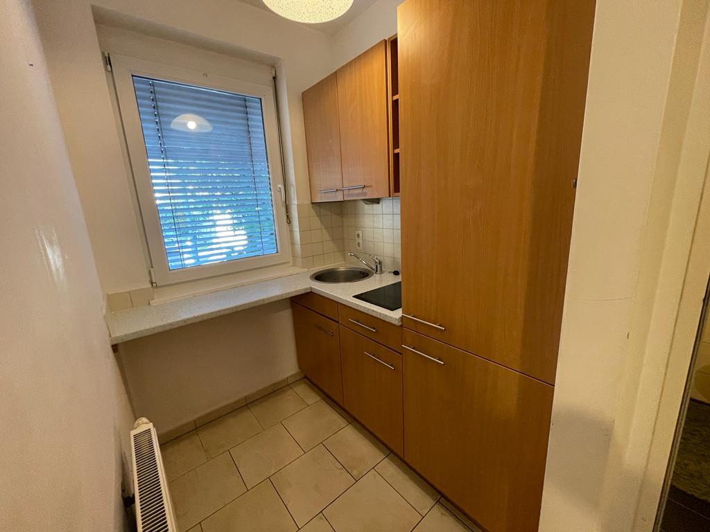 Gemütliche Garconniere mit Balkon gegenüber TU!