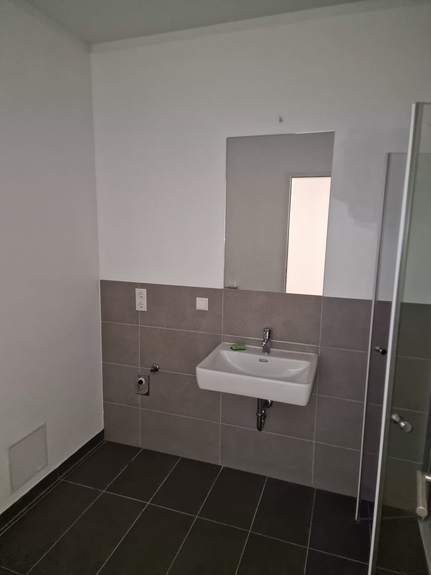 Moderne 2-Zi-Wohnung mit Balkon in Graz, neuwertig, 41m², Miete €780,97!