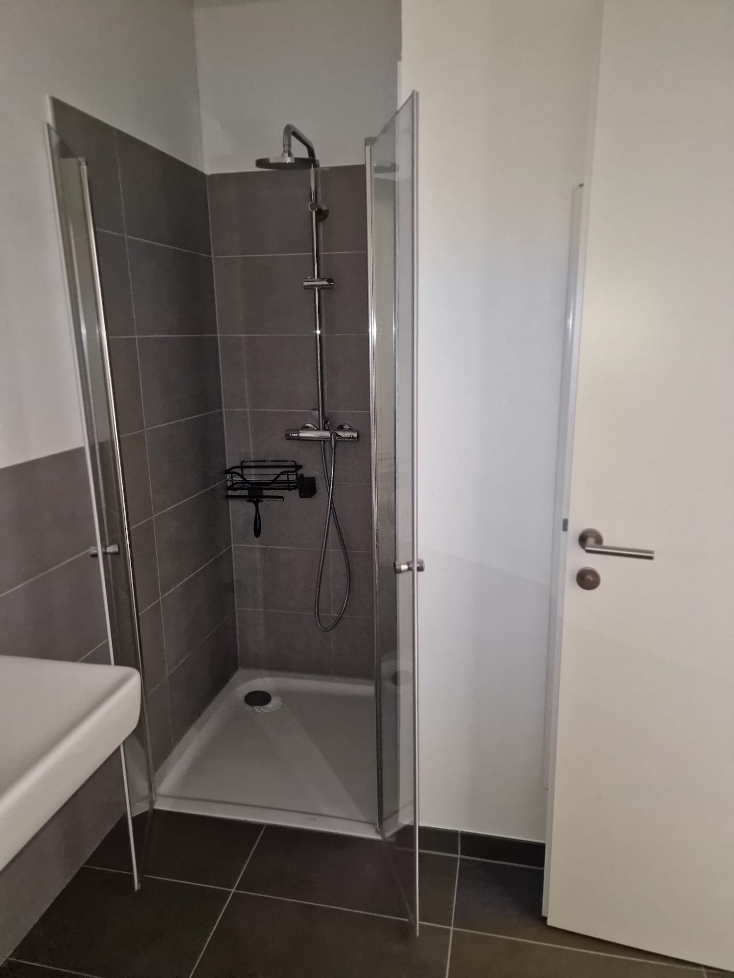 Moderne 2-Zi-Wohnung mit Balkon in Graz, neuwertig, 41m², Miete €780,97!