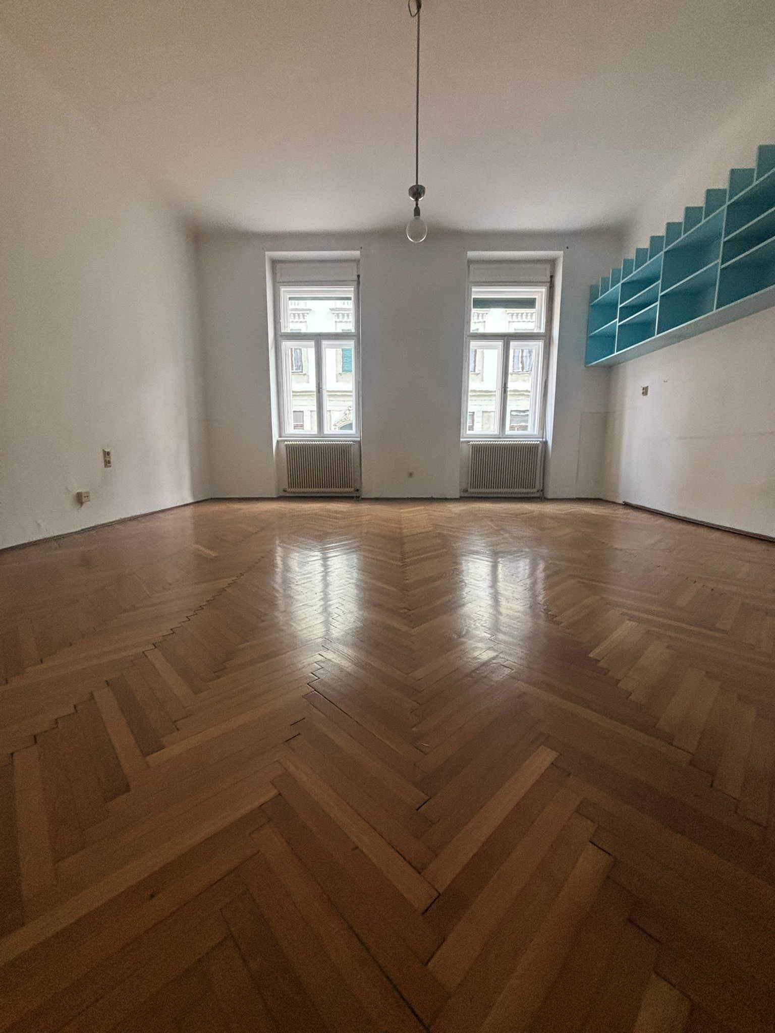 Großzügige 3-Zi. Wohnung mit Terrasse, Parkett & Stadtblick in 8010 Graz