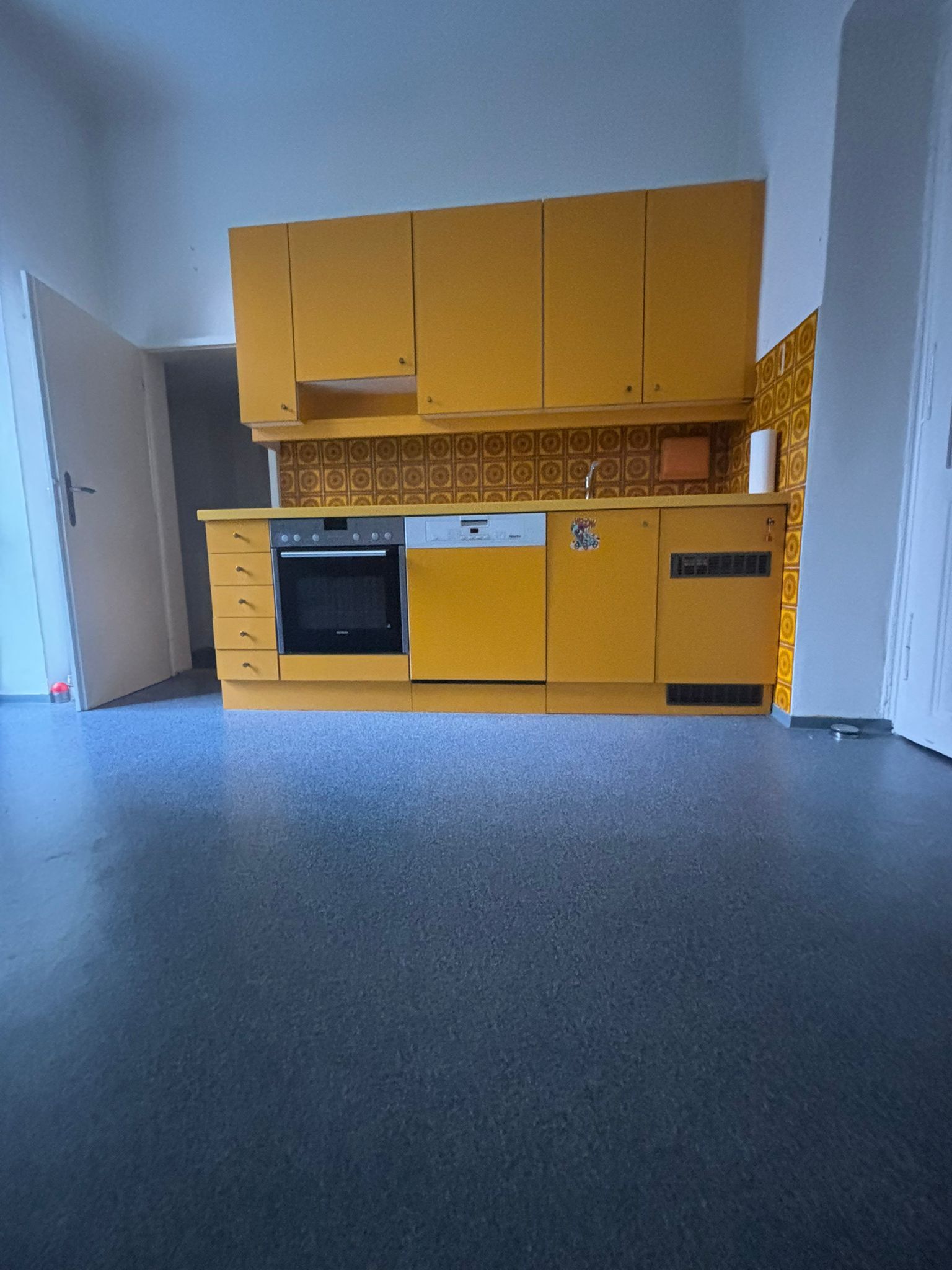 Großzügige 3-Zi. Wohnung mit Terrasse, Parkett & Stadtblick in 8010 Graz