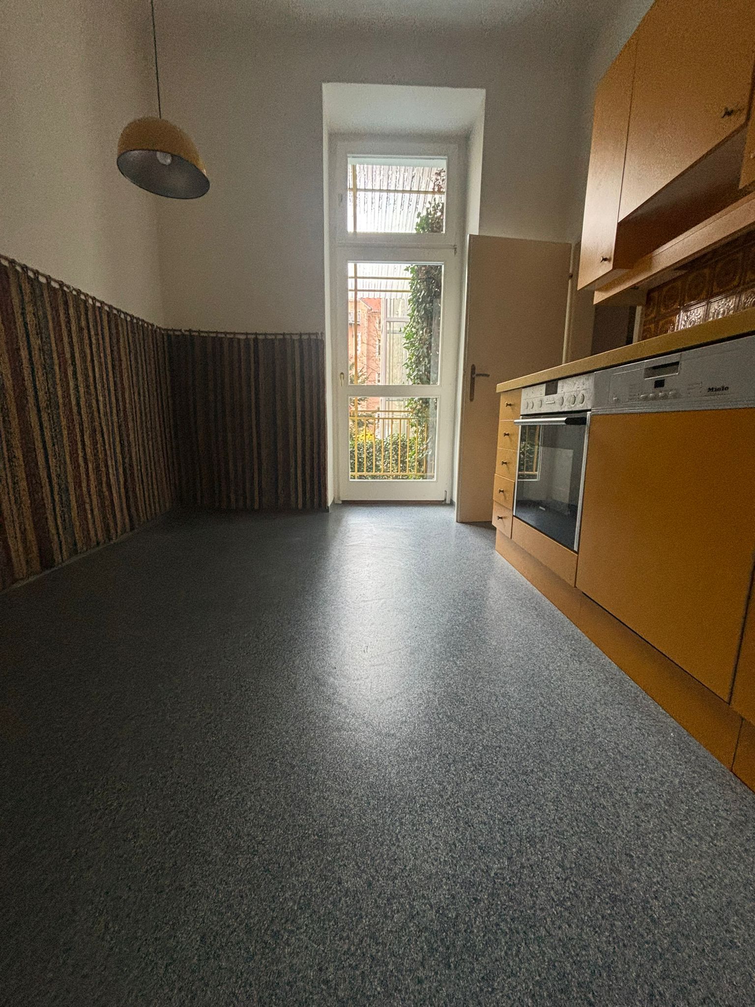 Großzügige 3-Zi. Wohnung mit Terrasse, Parkett & Stadtblick in 8010 Graz