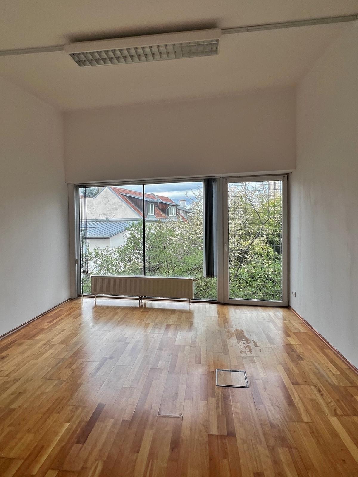 Modern ausgestattete Büroflächen in zentraler Lage, vollklimatisiert, CAT 5