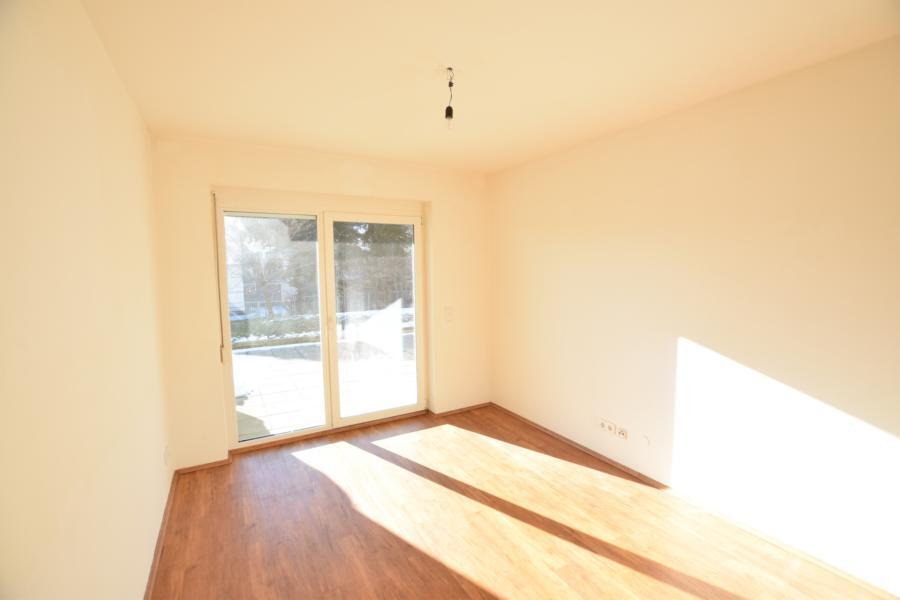 Charmante 2-Zi-Wohnung mit Terrasse, Parkplatz & Grünblick in Graz!