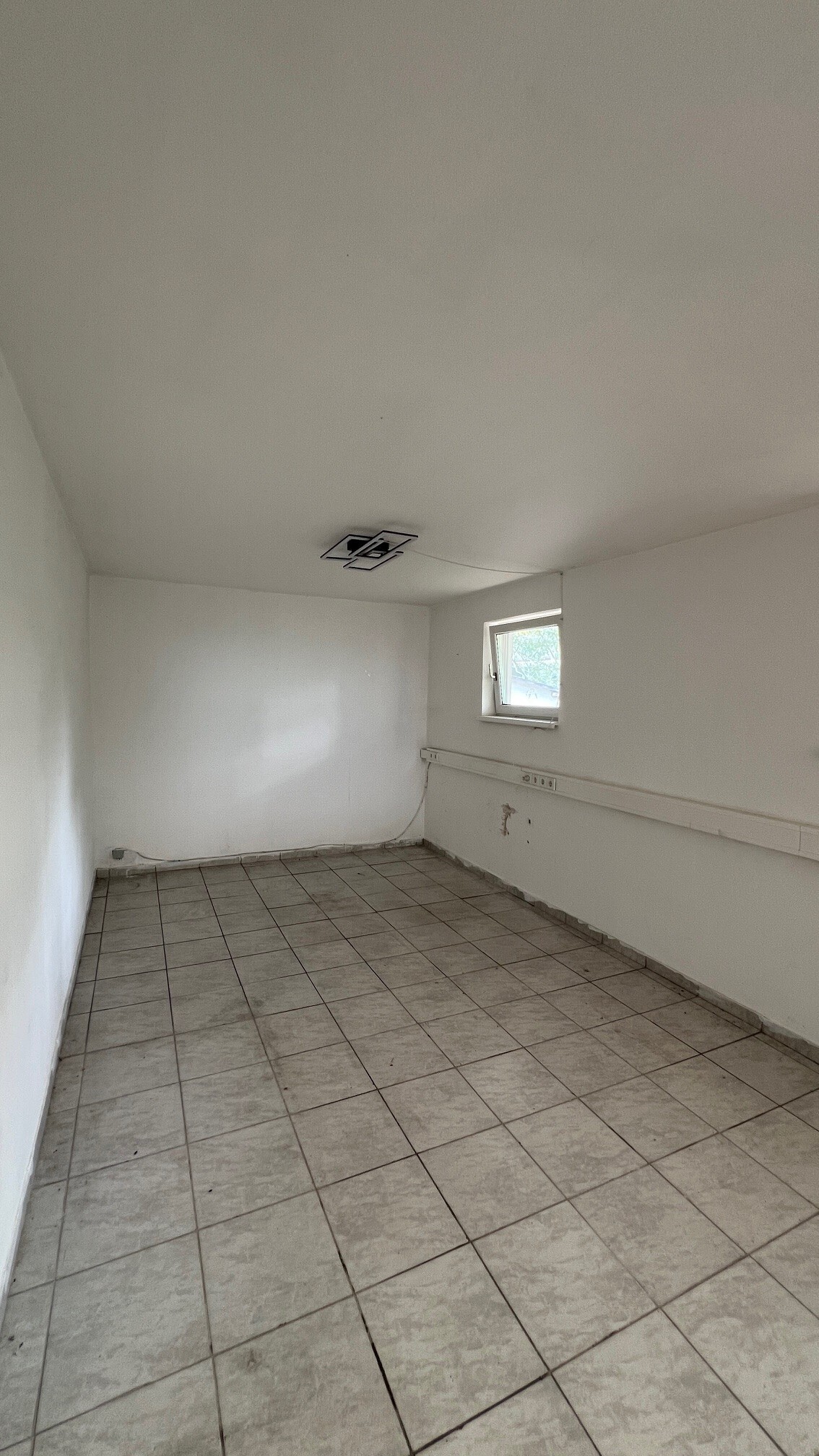 Geräumige Gewerbehalle in Wünschendorf – 235 m² für nur 1.496,00 € mtl.!