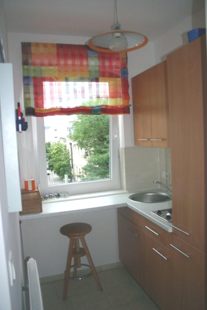 Top Wohnung 34m² mit Balkon, Einbauküche & Aufzug in 8010 Graz – Miete €627,93,-