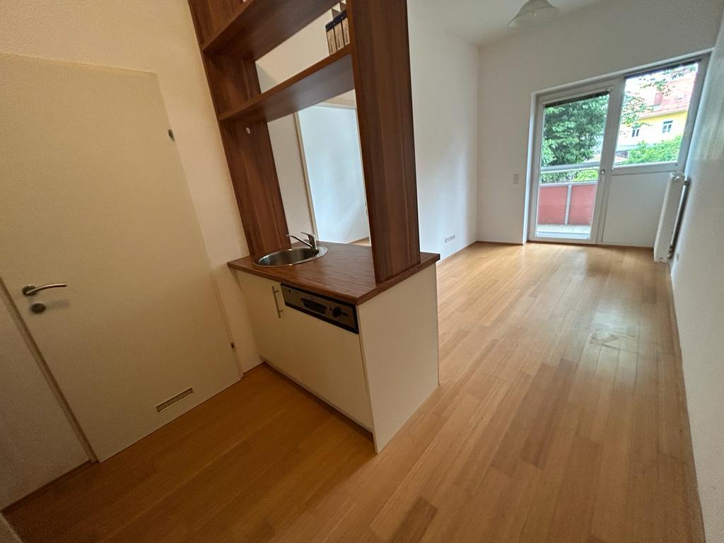 Gepflegte 3-Zi-Erdgeschosswohnung mit Balkon in 8010 Graz