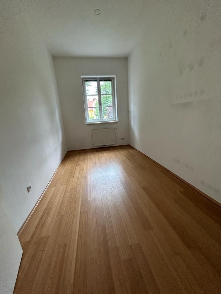 Gepflegte 3-Zi-Erdgeschosswohnung mit Balkon in 8010 Graz