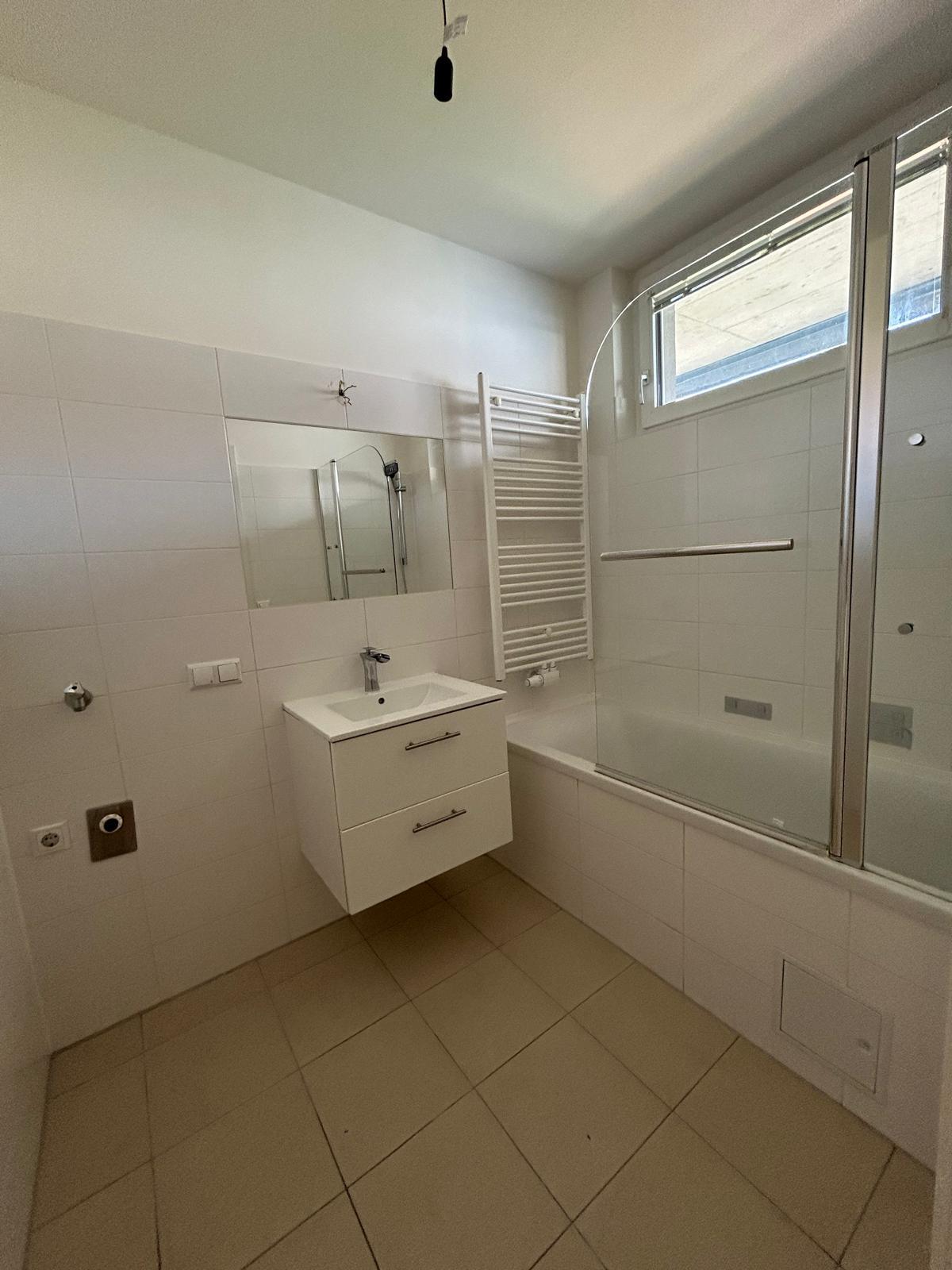 Charmante 3-Zi-Wohnung mit Balkon, Stadtblick!