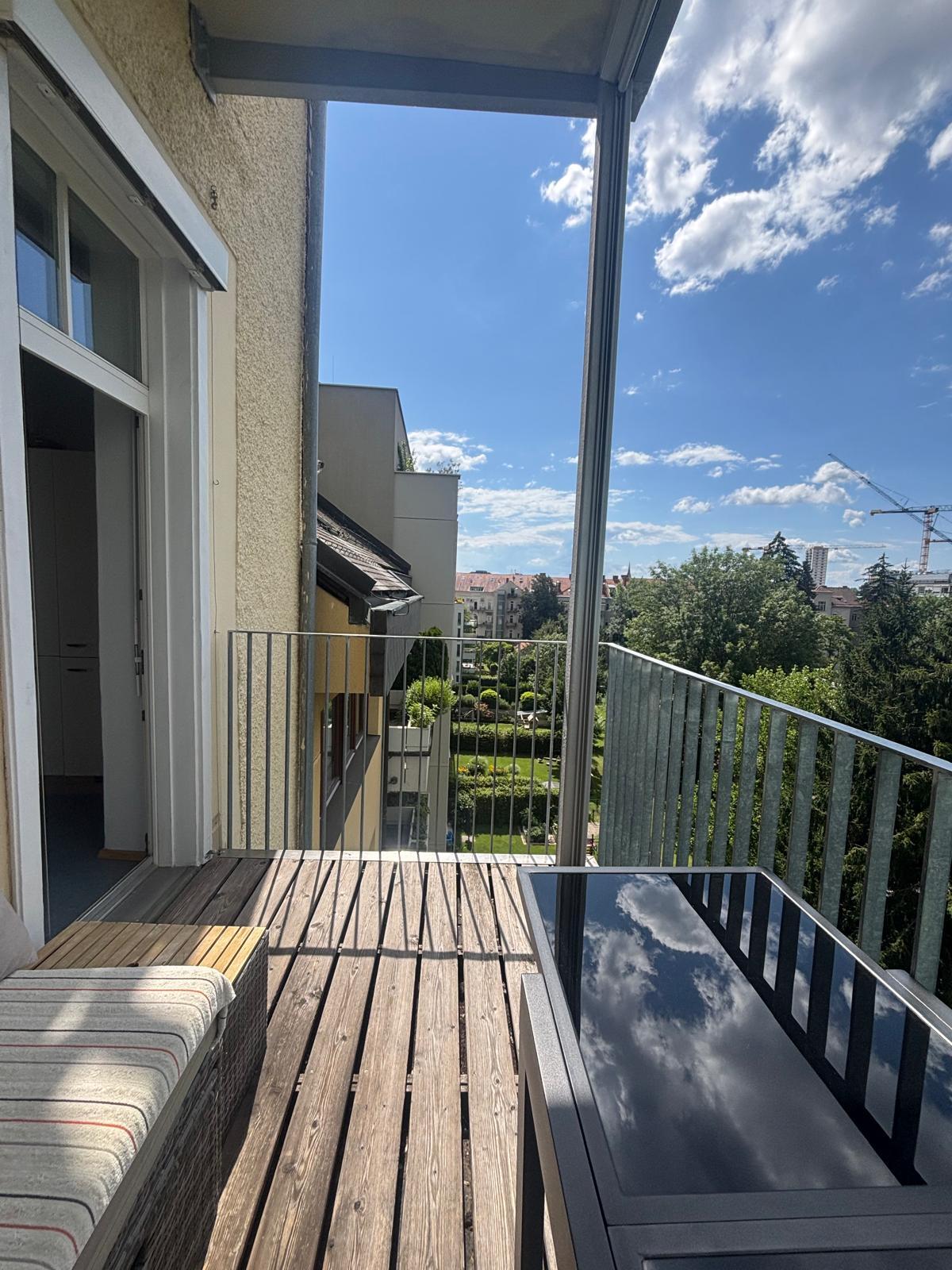 Helle 3-Zi-Wohnung in Graz mit Balkon, Aufzug, Parkett & tollem Stadt- und Grünblick!