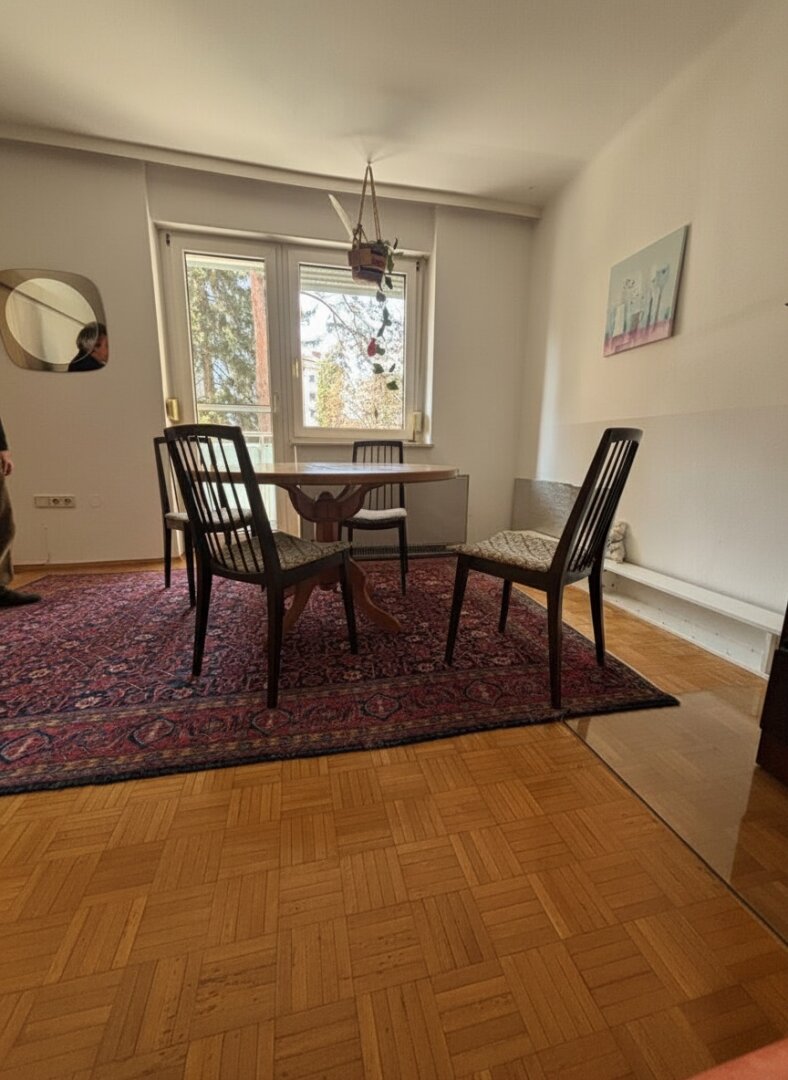 Gemütliche möbelierte 2-Zi-Wohnung mit Balkon, Parkplatz & Grünblick in 8045!