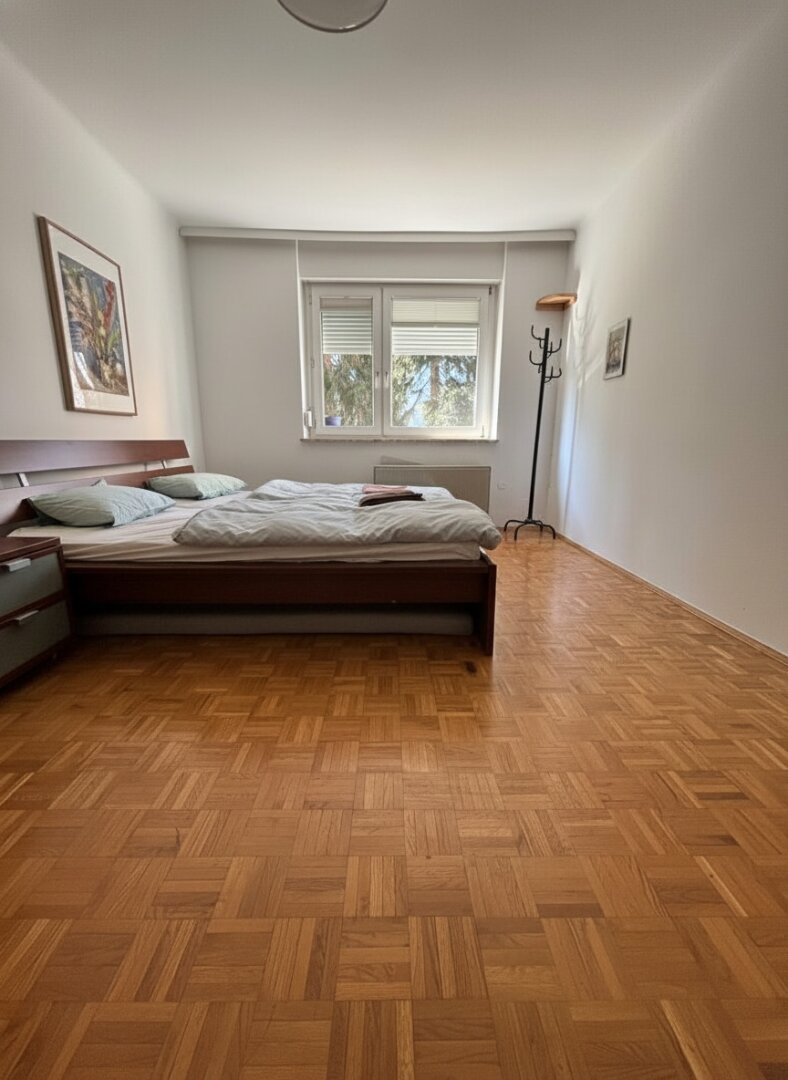 Gemütliche möbelierte 2-Zi-Wohnung mit Balkon, Parkplatz & Grünblick in 8045!