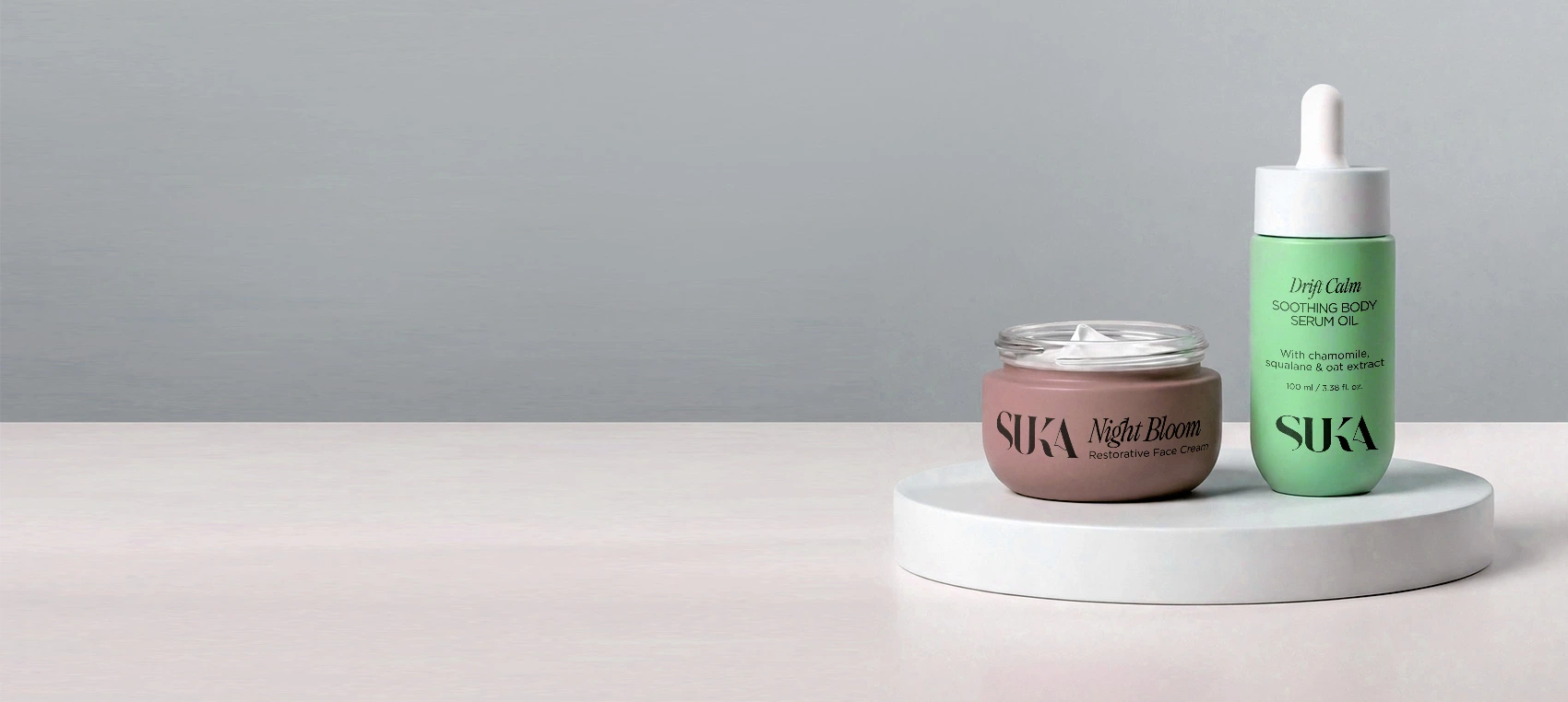 Design de ambalaj premium pentru produse cosmetice și skincare, realizat strategic pentru diferențiere și percepție premium.