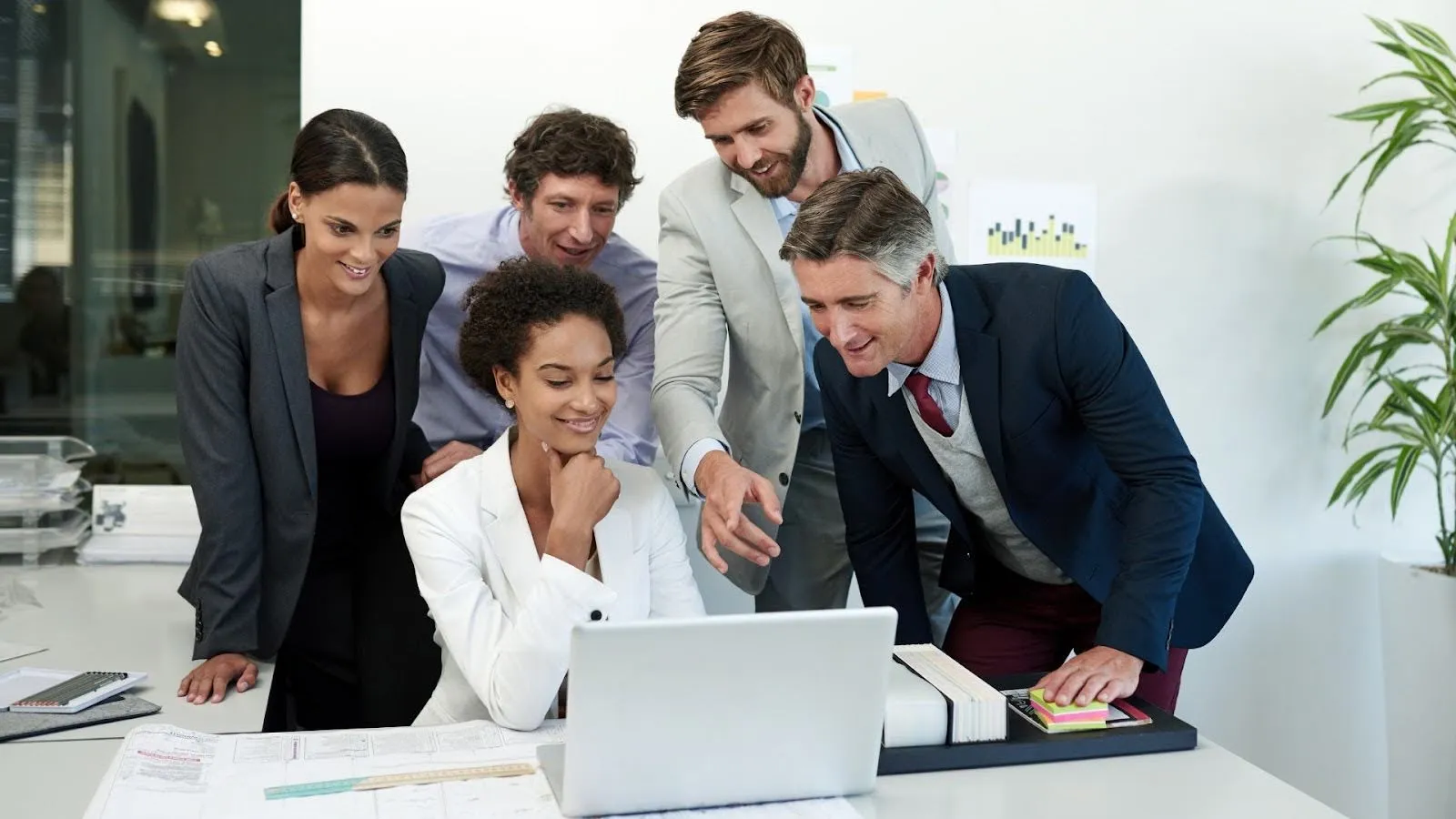 How Fractional MLRO Governance Helps High-Risk Businesses?