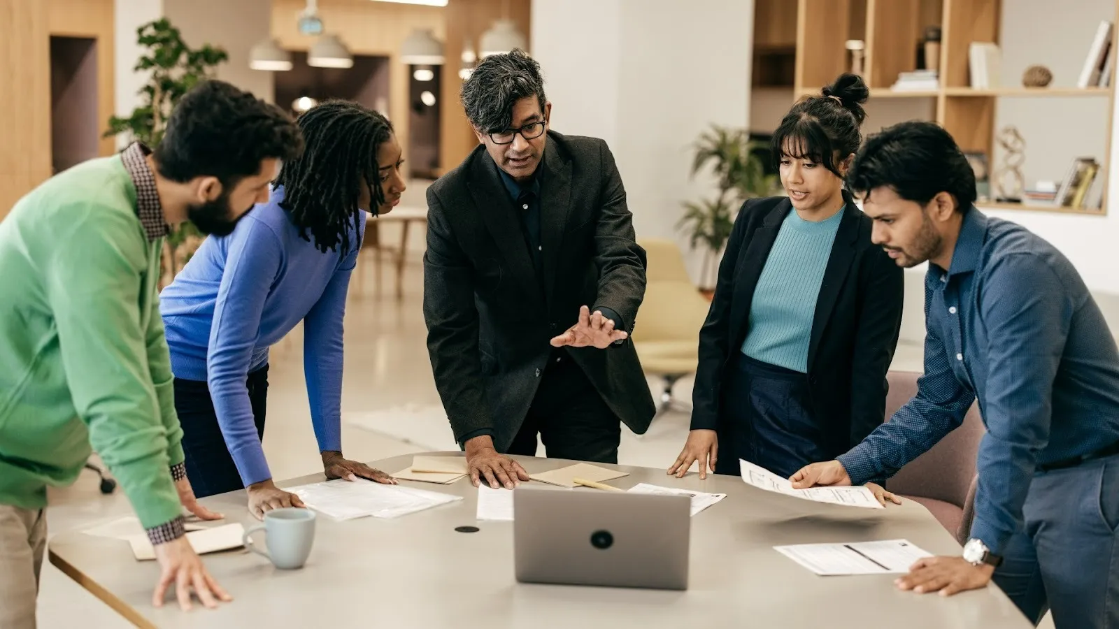 How Internal and External Organizational Contexts Shape a Strong Security Policy