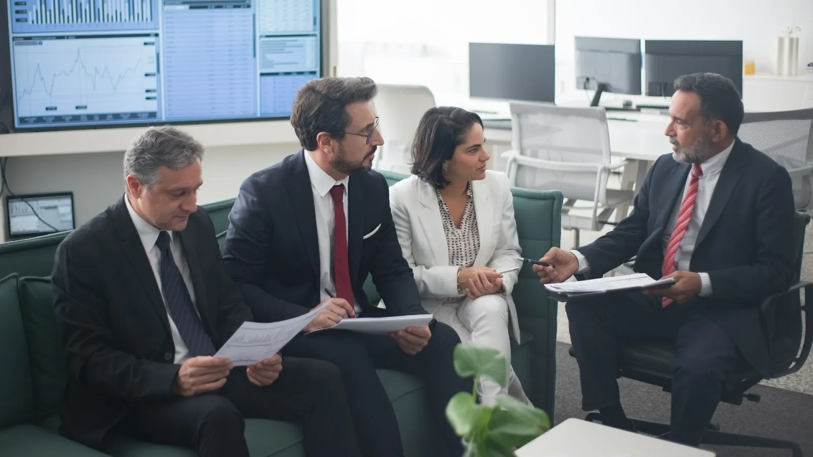 Common Challenges in Client Onboarding for FinTech and Banking Teams