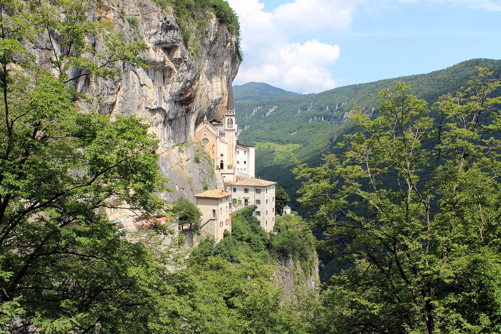 Santuario di Madonna della Corona a Caprino Veronese