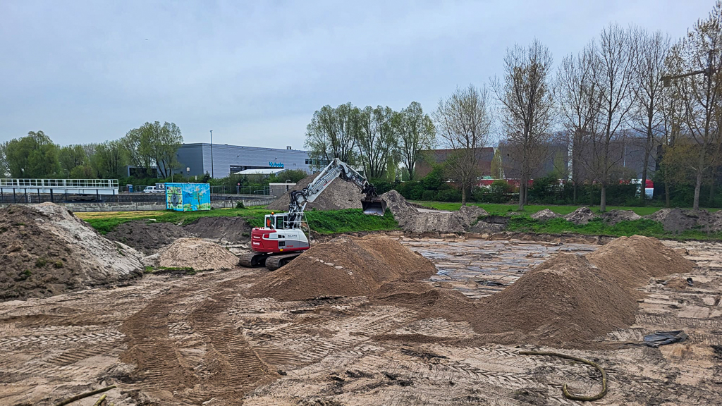 Baars werkt voor Hoogheemraadschap Delfland aan de herinrichting van baggerdepot De Groote Lucht. Bekijk de eerste werkzaamheden.