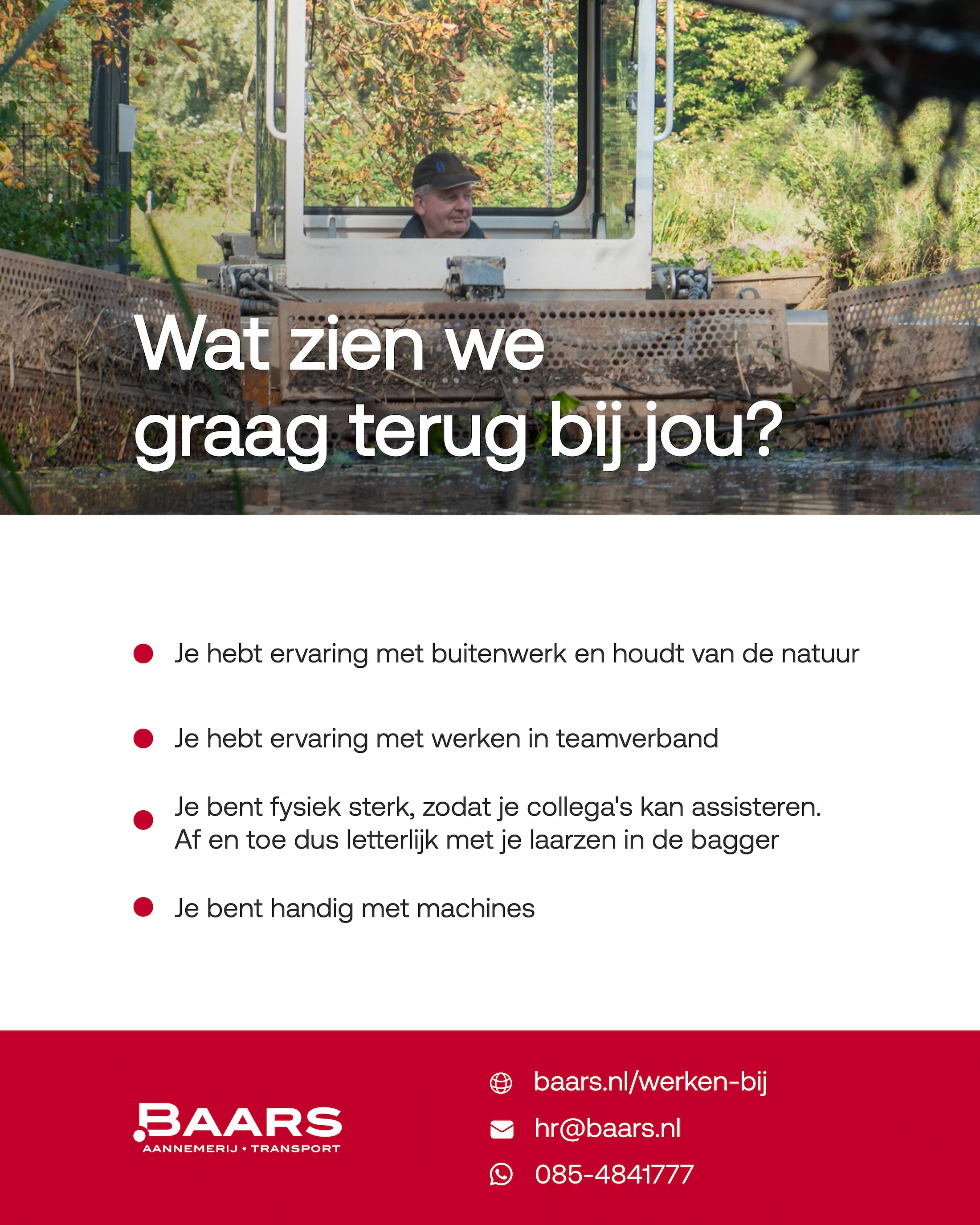 Machinist in de cabine van een baggerboot tussen het riet, met de functie-eisen voor de vacature baggerbootmachinist bij Baars.