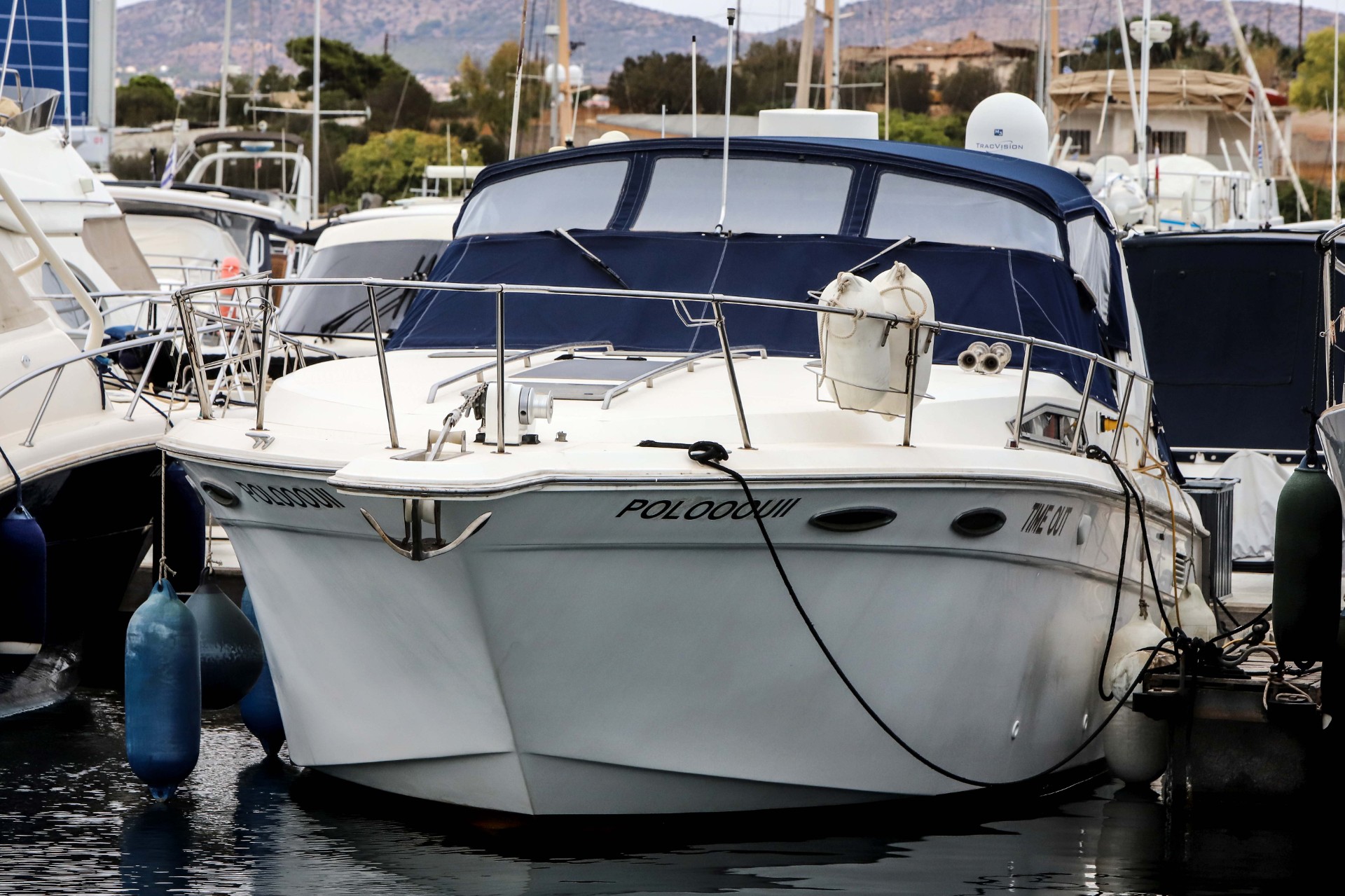 Sea Ray 350 Express Cruiser