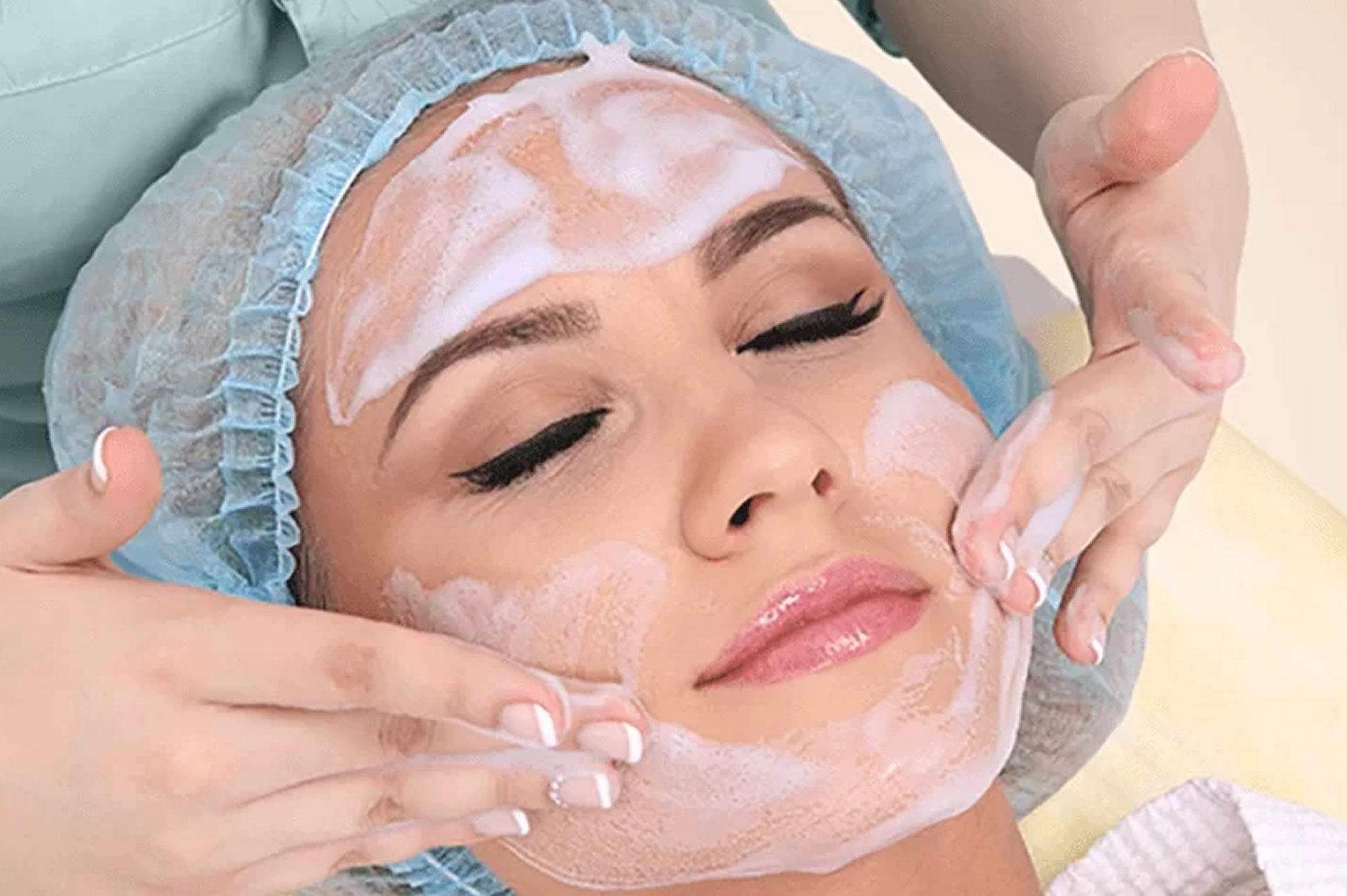 Deep Cleansing Facial in Los Angeles: Clear Pores, Smooth Skin, Real Results