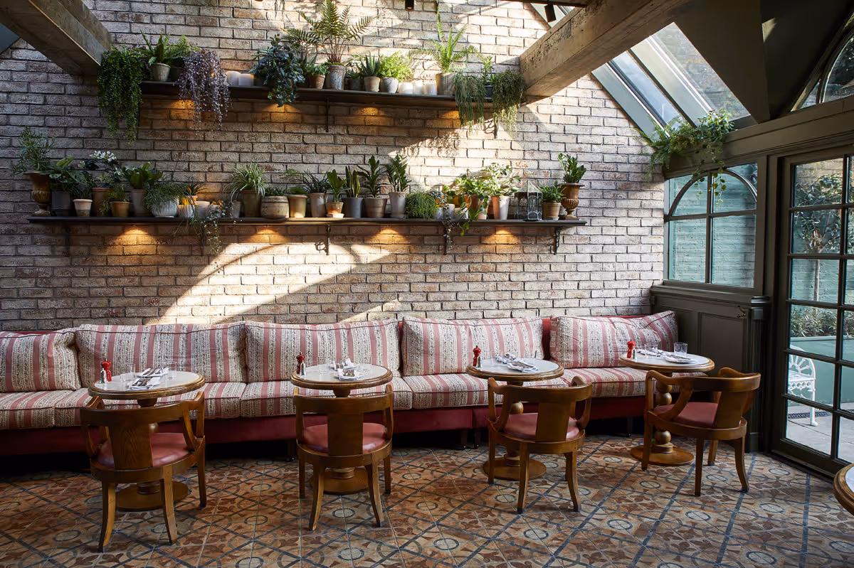 The Princess Royal, which has been recently refurbished, boasts a beautiful pub, restaurant, two private dining rooms, 4 hotel rooms plus ample outdoor space. This Notting Hill gem focuses on seasonal British produce with a Mediterranean twist, curated by the acclaimed Chef, Ben Tish. 