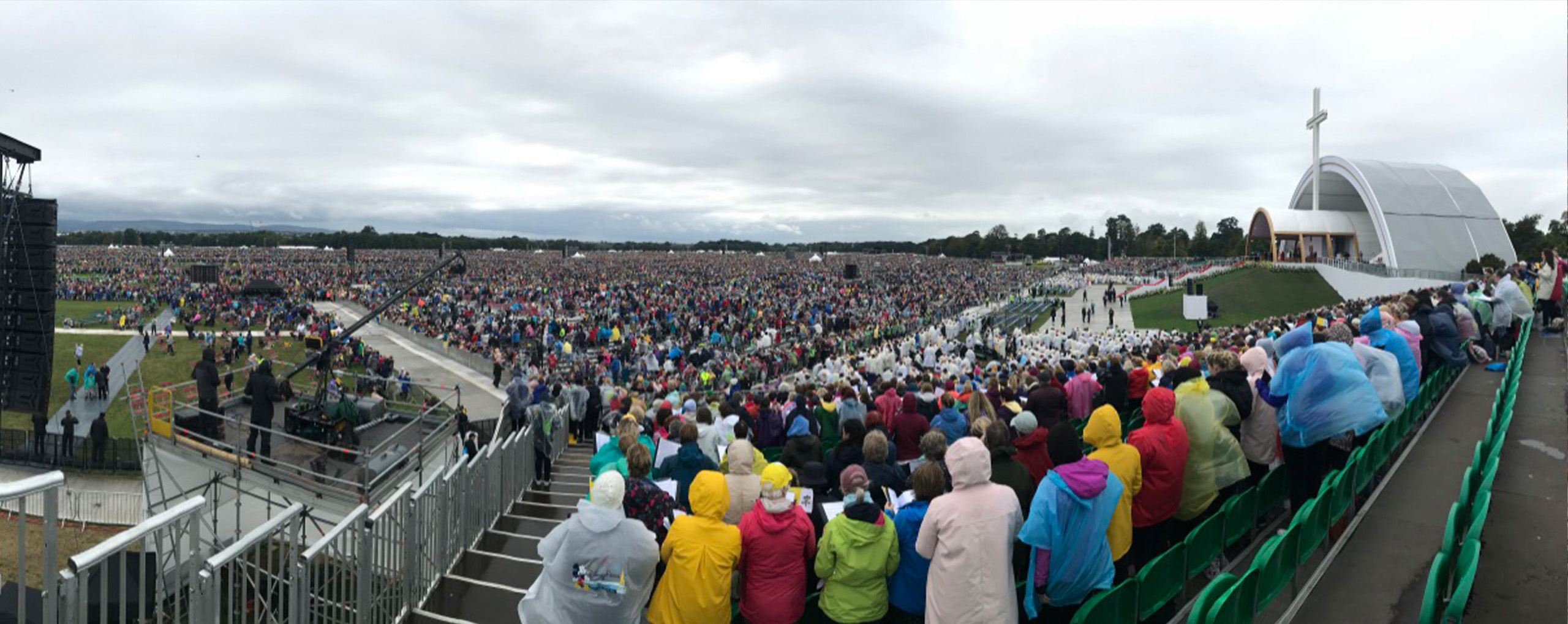 A large crowd watching the papal mass in Dublin