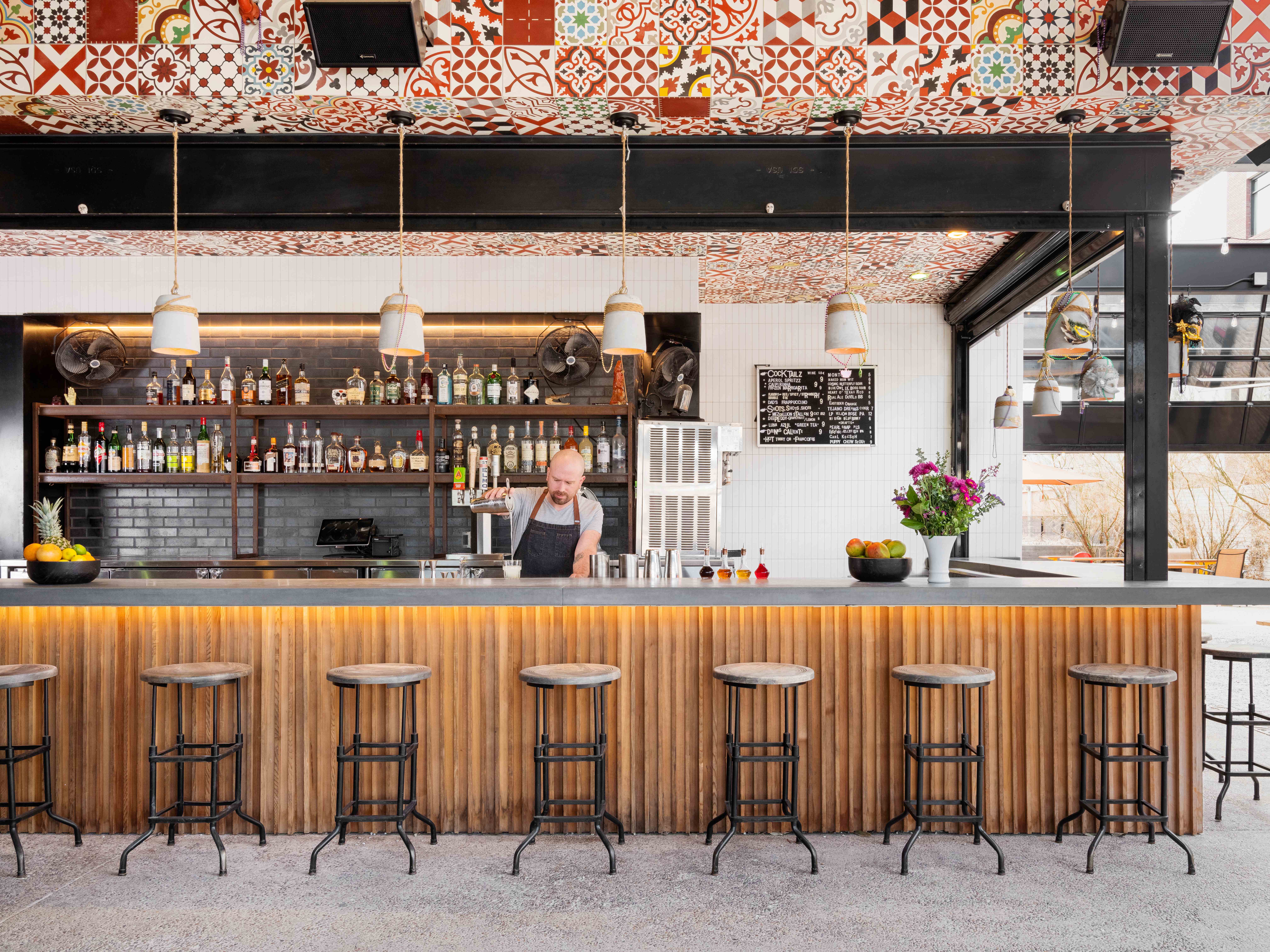 Lefty's Bar 