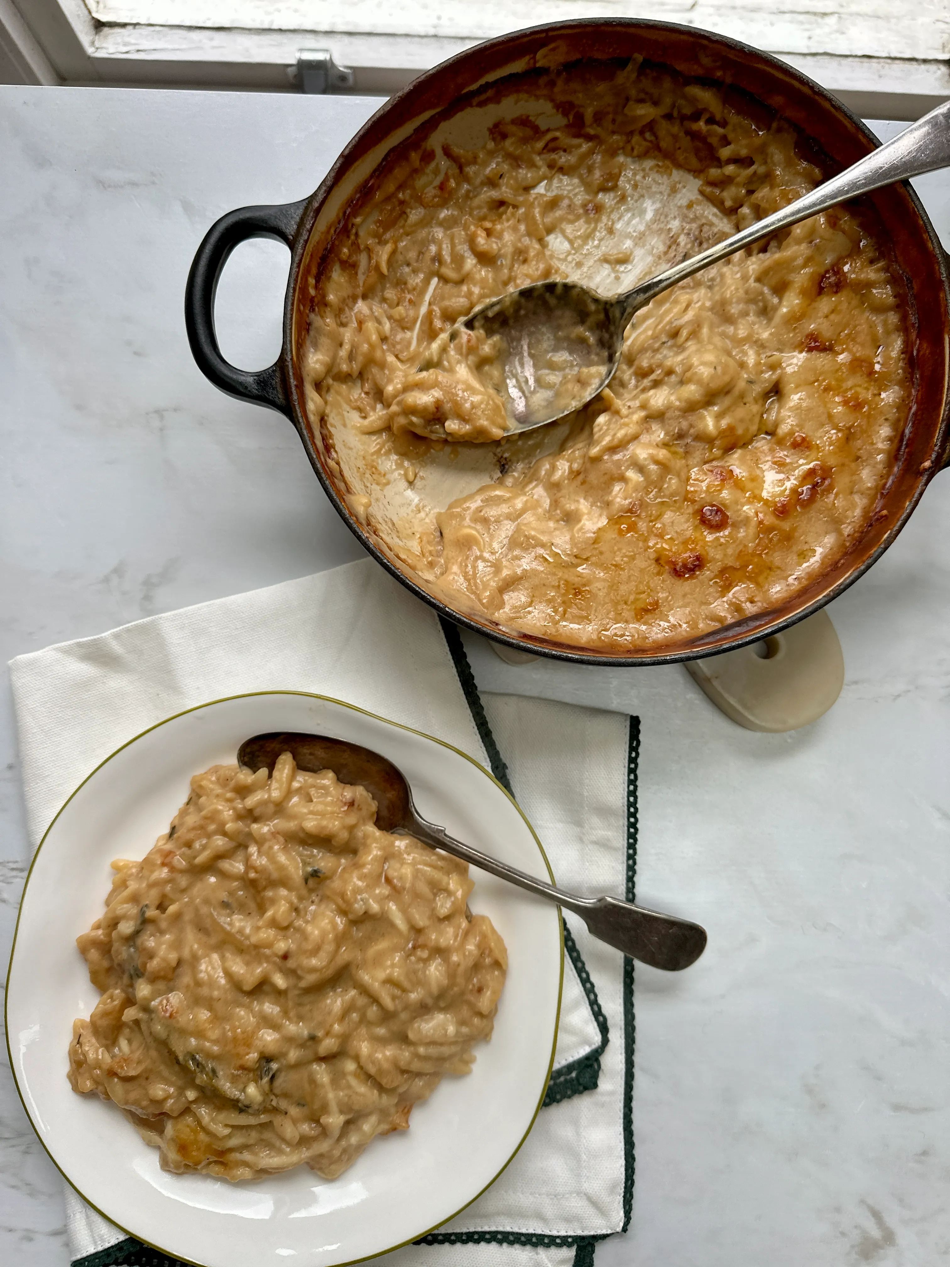 French Onion Mac and Cheese Baked Orzo (One Pot One Portion)