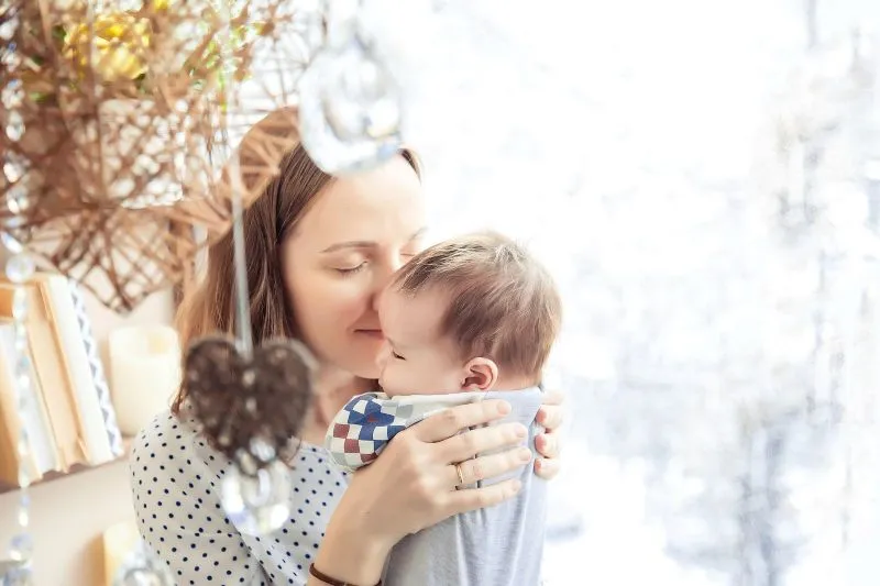 Maman et bébé en consultation nutritionnelle post-partum — Cabinet Madame Jujube Genève