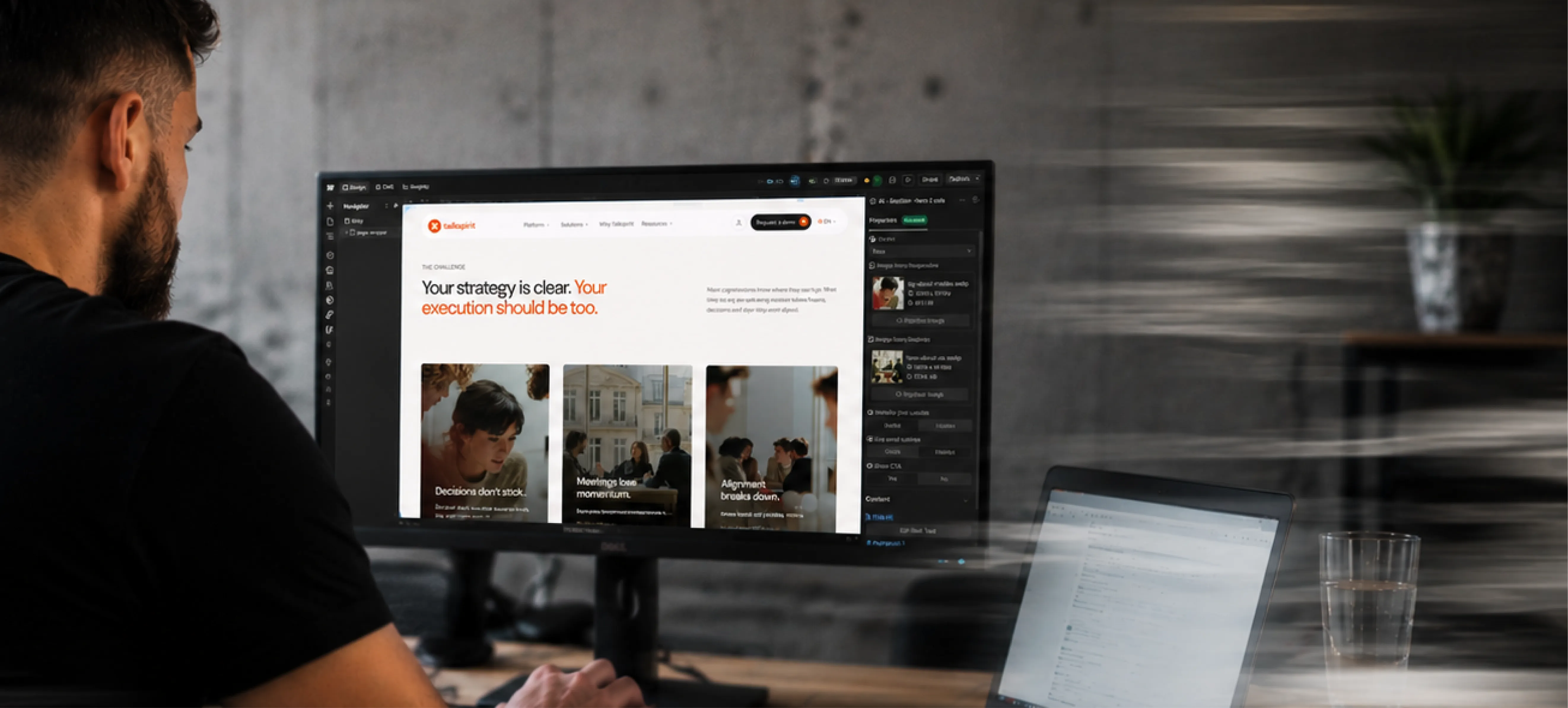 Développeur travaillant sur l’intégration d’un site web dans Webflow, avec un effet de flou de mouvement.