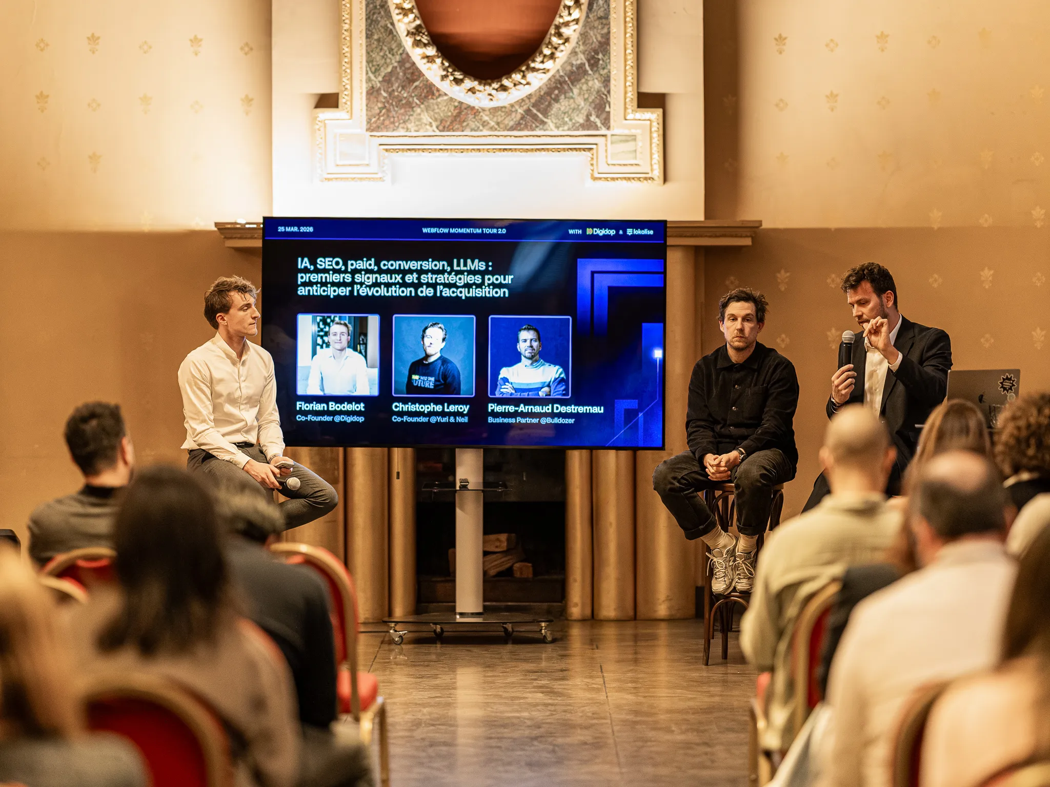 Table ronde lors du Webflow Momentum Tour 2.0 à Paris, avec des experts échangeant sur l’IA, le SEO et l’évolution des stratégies d’acquisition.
