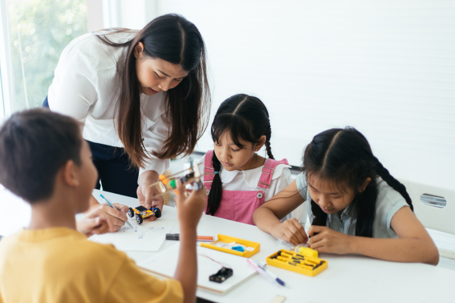 Helping Your Hands-On Learners: Strategies for Kinesthetic Learners - Adaptively Education
